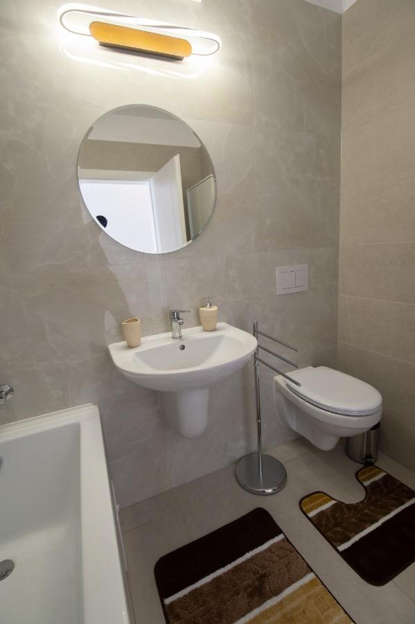Claseb Apartment Timisoara Ngoại thất bức ảnh